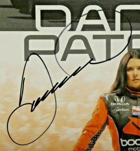 דניקה פטריק חתמה על תמונה 8x10 עם JSA COA - תמונות NASCAR עם חתימה
